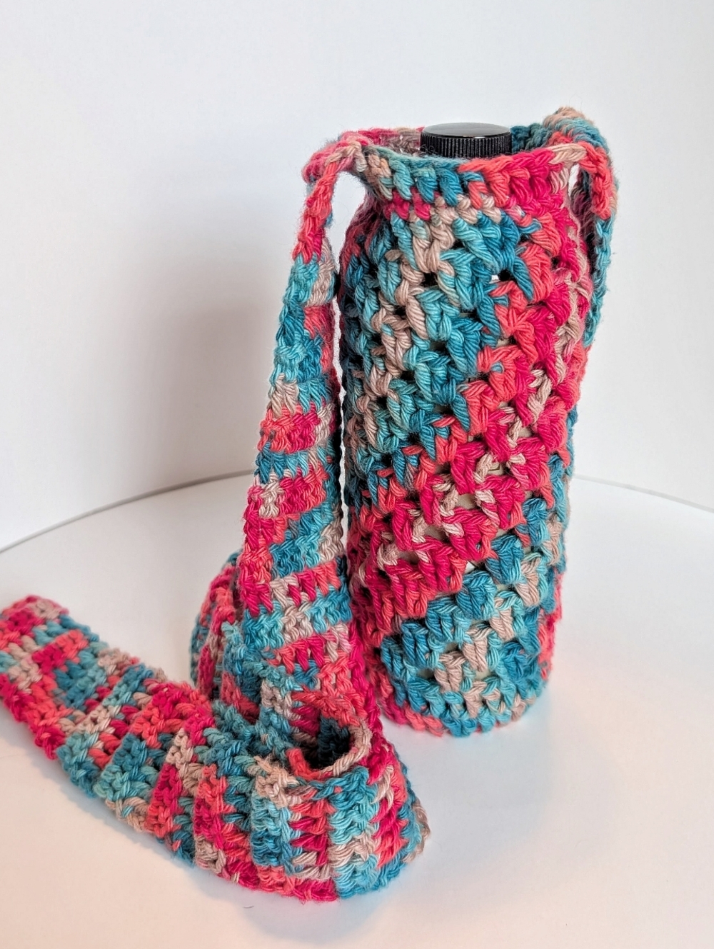 NEW, Crochet crossbody water bottle holder, handmade, 100% cotton